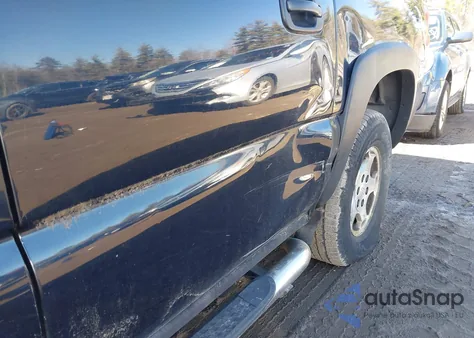 2004 Chevrolet Avalanche 1500 from USA, damaged, VIN 3GNEK12T24G148852